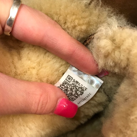 Short Bow Uggs ❄️ - Picture 5 of 6